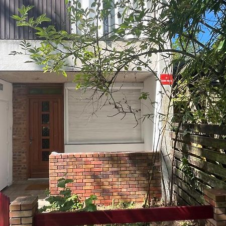 Se: 13A Rue Des Touleuses Pourpre Bed & Breakfast Сержи Екстериор снимка